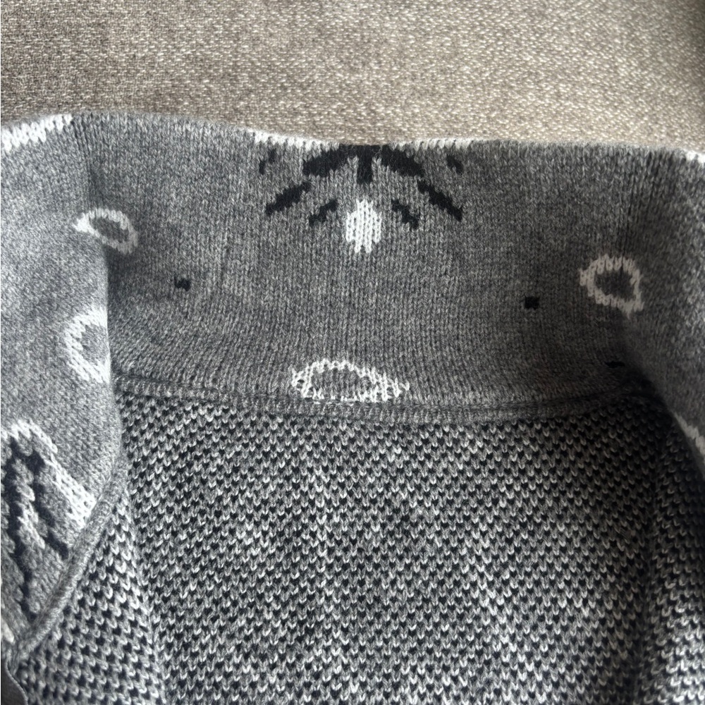 NWOT Gray Bandana Zip-Up Sweater Size Medium - Picture 7 of 10